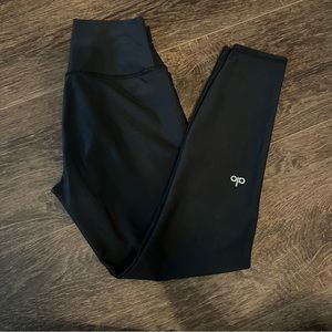 Alo size S airlift midi leggings black